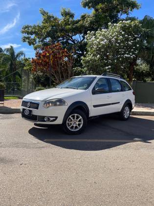 FIAT PALIO 1.4 MPI TREKKING WEEKEND 8V FLEX 4P MANUAL FIAT PALIO 1.4 MPI TREKKING WEEKEND 8V FLEX 4P MANUAL